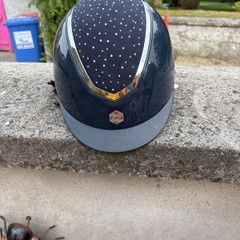 Riding helmet