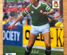 Republic of Ireland v Soviet Union Official Souvenir Programme  Wed 25th April 1990