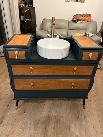 A Striking, Bespoke Bathroom Vanity