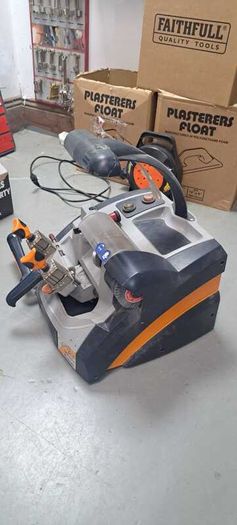 Quattro key cutting machine