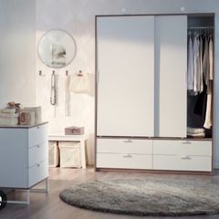 Sliding wardrobe with drawers