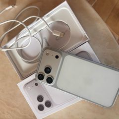 iPhone 17