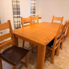 Solid oak extendable table