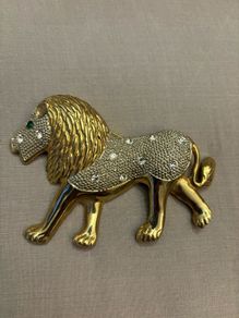 Large Vintage Gold Tone Lion Brooch