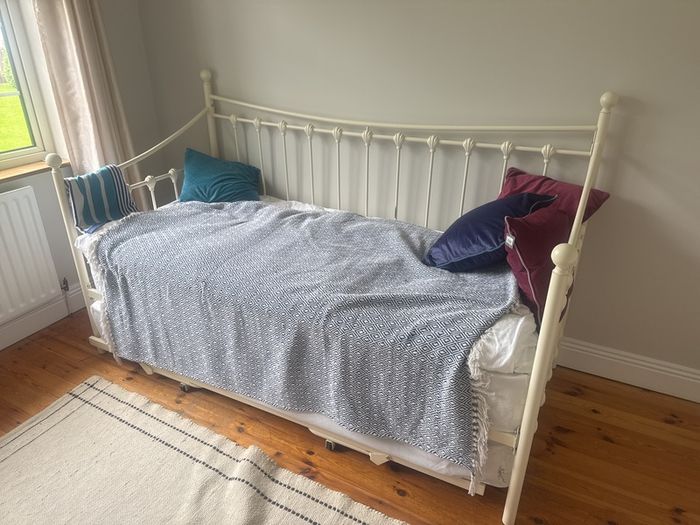 Day bed