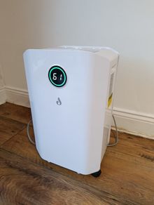 JHS 20L Dehumidifier - With Digital Display - Excellent Condition