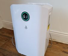 JHS 20L Dehumidifier - With Digital Display - Excellent Condition