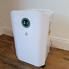 JHS 20L Dehumidifier - With Digital Display - Excellent Condition