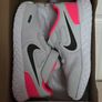 Girl's Nike runners NEW size UK 9.5 Image 5