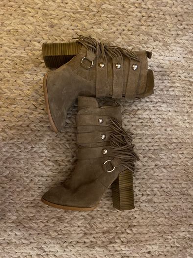Zara suede fringe boots size 3