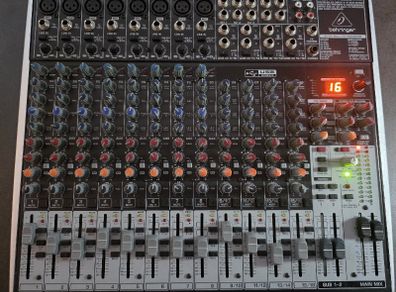 Behringer Xenyx X2222USB Mixing Desk