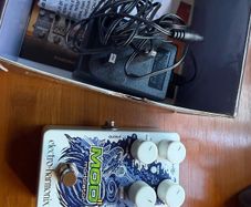 ElectroHarmonix EHX MOD11 Chorus/Vibrato/Flanger/Trem/Pitch/Phaser