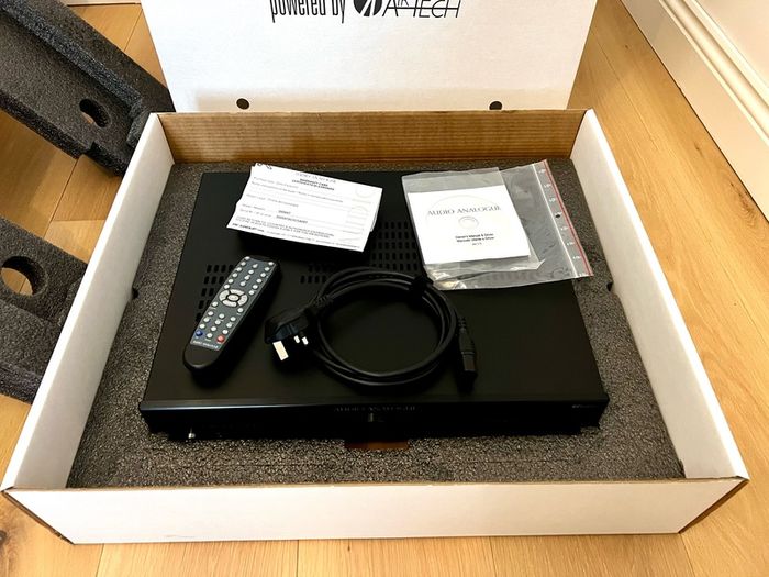 Audio Analogue Crescendo Airtech Amplifier - Mint Condition