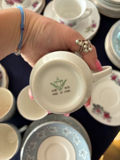 Selection of teacups, saucers & side plates