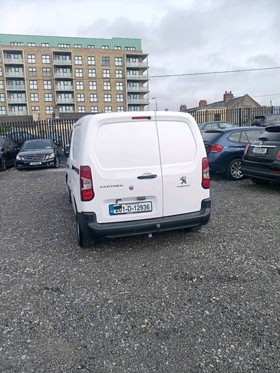 Peugeot patner