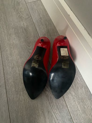 red shoes