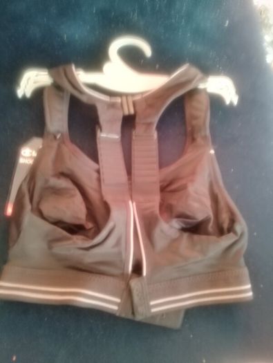 sports bra