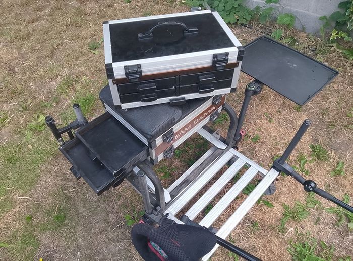 Daiwa Team seat box with accessories