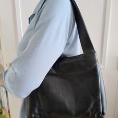 Genuine black leather handbag in excellent condition with no issues see last three photos for exact measurements FREE TRACKED POSTAGE INCLUDED