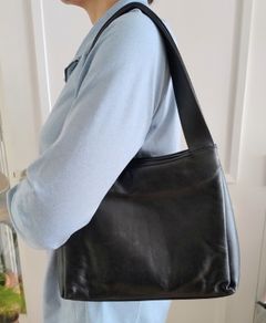 Genuine black leather handbag in excellent condition with no issues see last three photos for exact measurements FREE TRACKED POSTAGE INCLUDED