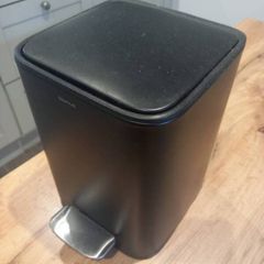 Small bathroom bin