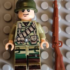 Lego compatible, military figures, American infantry. 15 figures plus rifles.