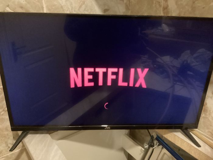 32 Inch Jvc Led Smart Tv In Excellent Condition (barely).