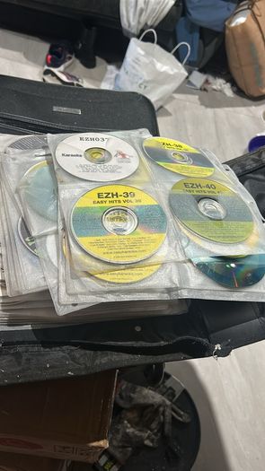 karaoke. Discs and book