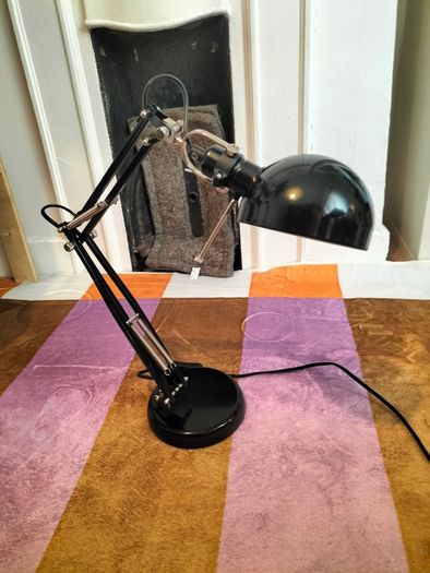 Table lamp