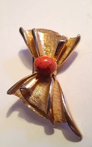 Vintage Brooch Costume Jewellery