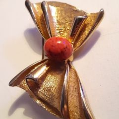 Vintage Brooch Costume Jewellery