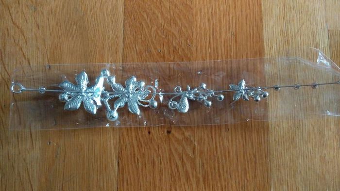 hairband, hair clip