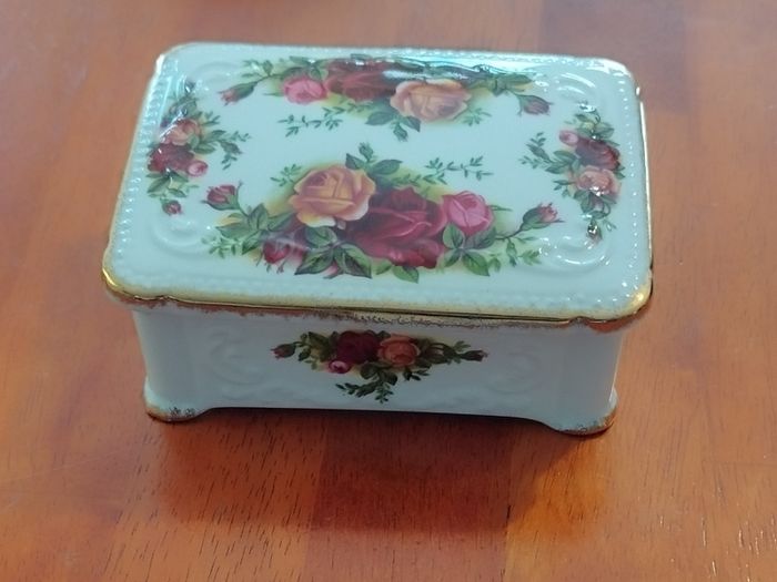 Old Country Roses