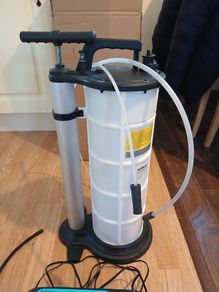 Wiltec manual fluid extractor with 9L tank
