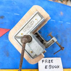 Stanley 702 Vice