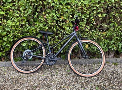 Raleigh Strada girls bike. Unused. As new.