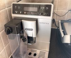 delonghi coffe machine