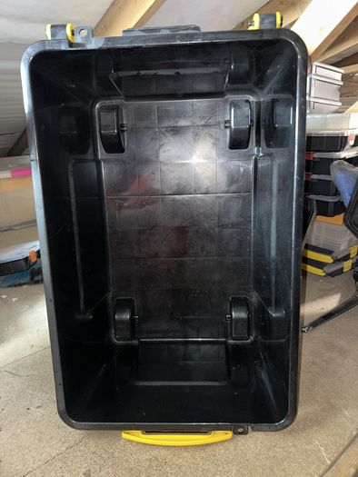 really useful trunk 64l on wheels as new