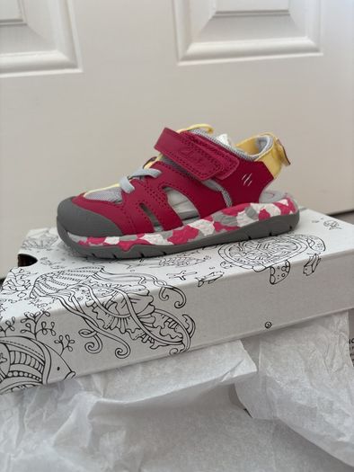 Clark girl summer shoes