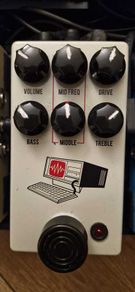 JHS Hard Drive Guitar Pedal - Distortion Tan