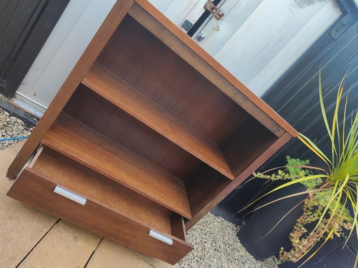 Side board