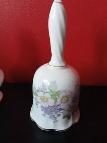 ROYAL TARA Galway Fine Bone China "Irish Blossom"  Bell