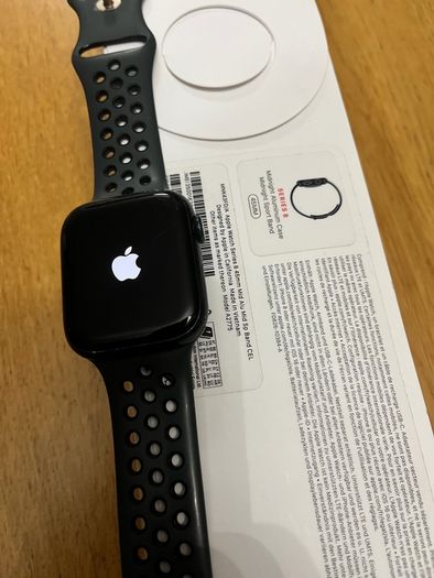 Apple Watch 8 GPS + Cellular