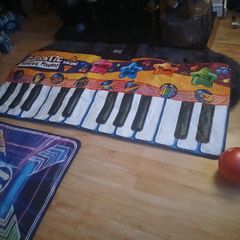 Dance mat and piano