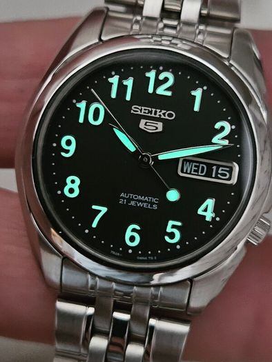 Watch Seiko 5 Automatic.