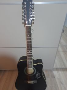 Guitar for sale