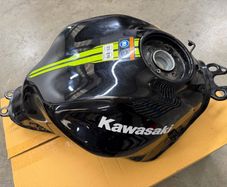 kawasaki ex 650 Tank 212