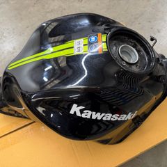 kawasaki ex 650 Tank 212