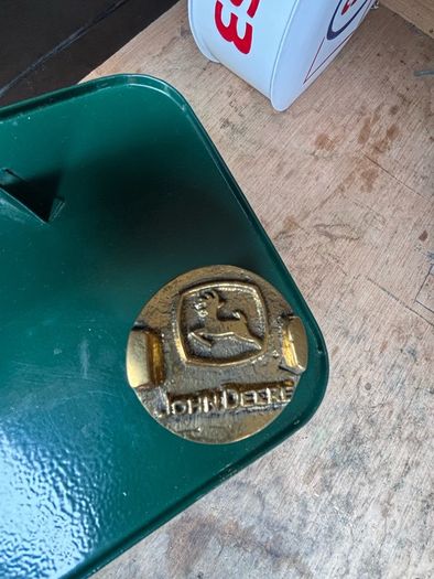 oil can