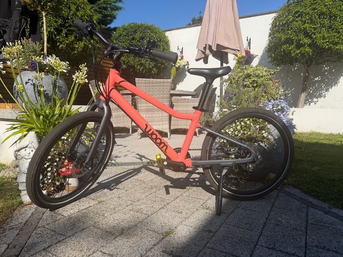 woom 20" coral bike
